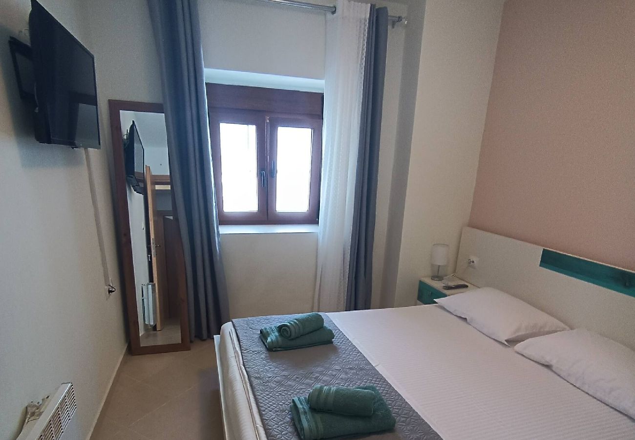 House in Skiathos - The fortress, beautiful private house for 6 