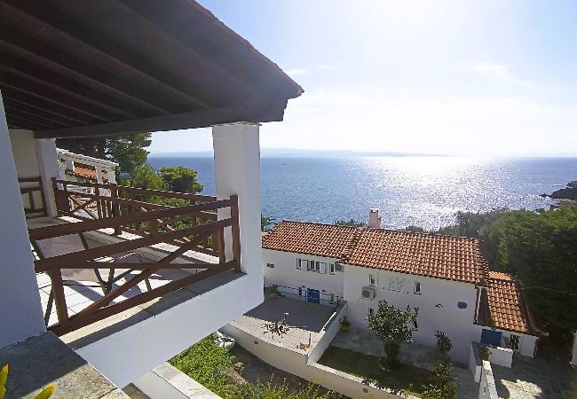 Villa in Skiathos - Villa Gianna with 3 bedrooms, stunning sea views near Diamanti beach