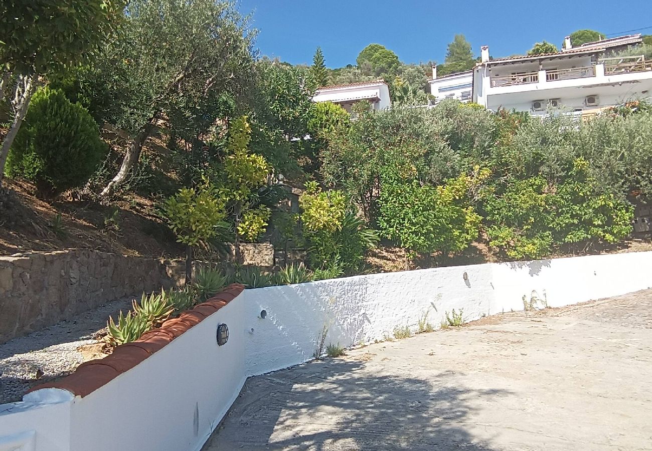 Villa in Skiathos - Villa Gianna,  stunning sea views near Diamanti 
