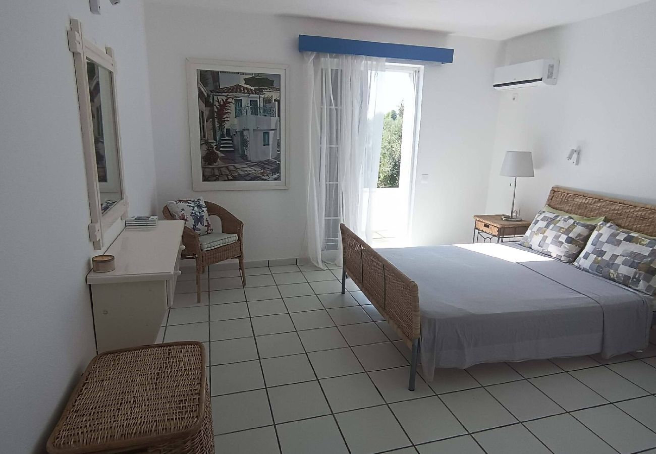 Villa in Skiathos - Villa Gianna,  stunning sea views near Diamanti 
