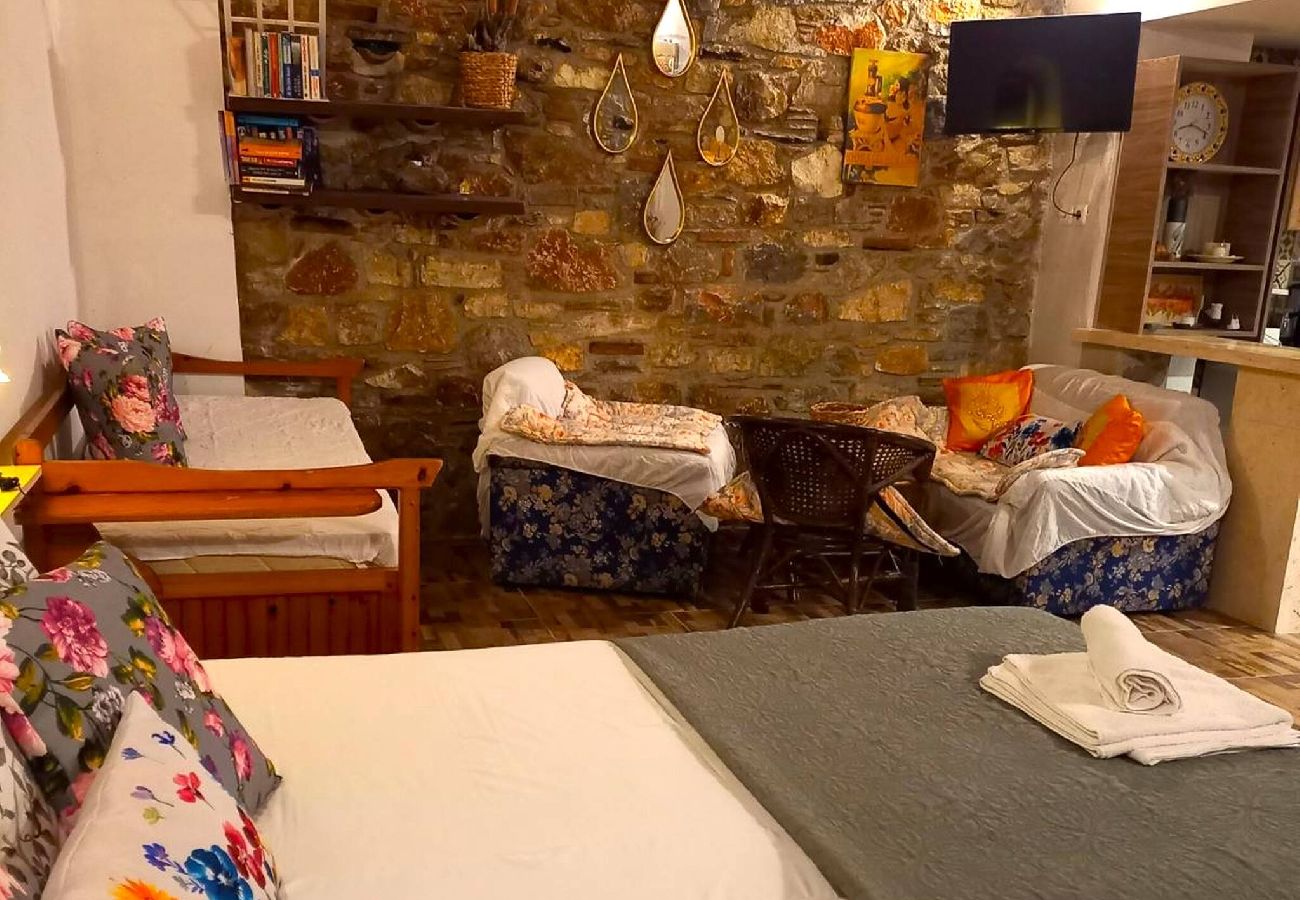 Studio in Skiathos - Kyra's Little Stone House – cozy, charm & comfort 