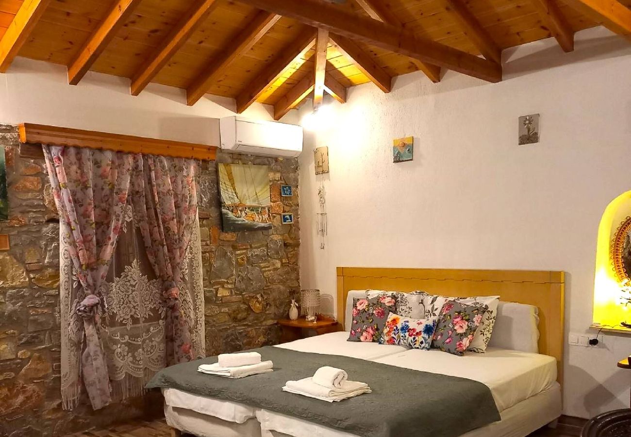 Studio in Skiathos - Kyra's Little Stone House – cozy, charm & comfort 