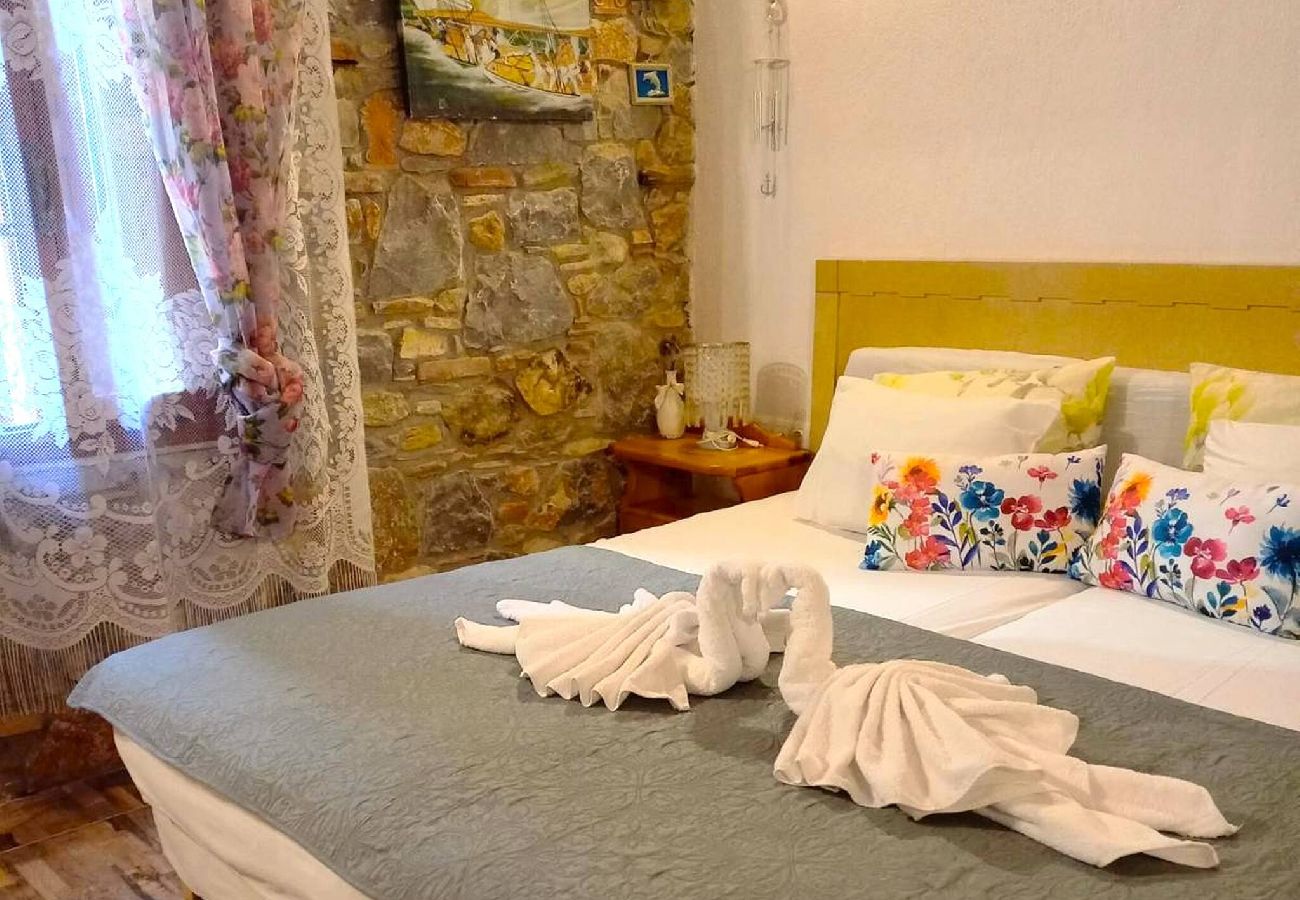 Studio in Skiathos - Kyra's Little Stone House – cozy, charm & comfort 