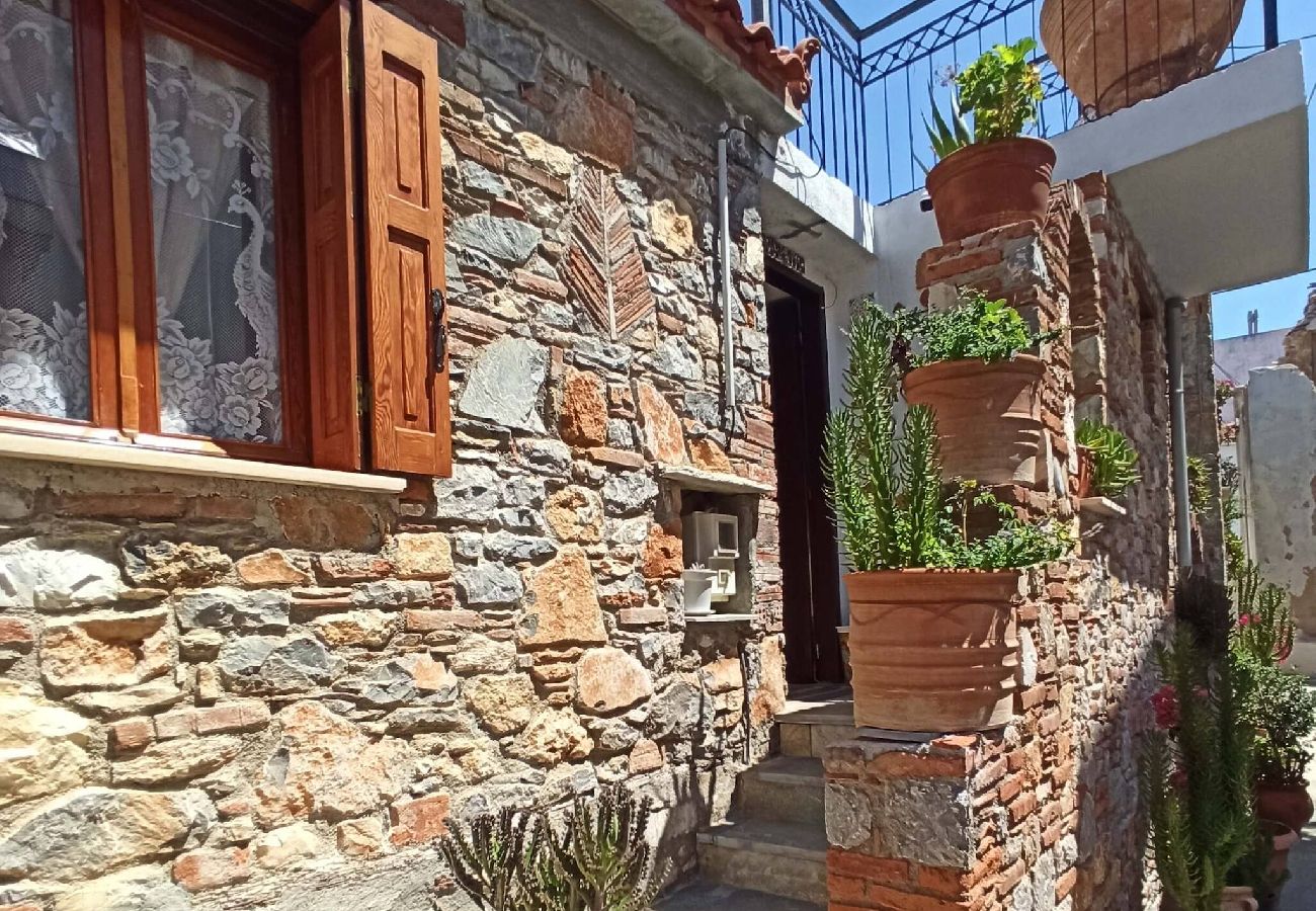 Studio in Skiathos - Kyra's Little Stone House – cozy, charm & comfort 