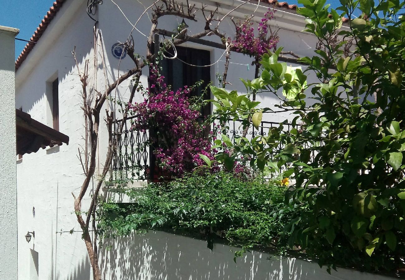 House in Skiathos - Louloudi, charming townhouse 