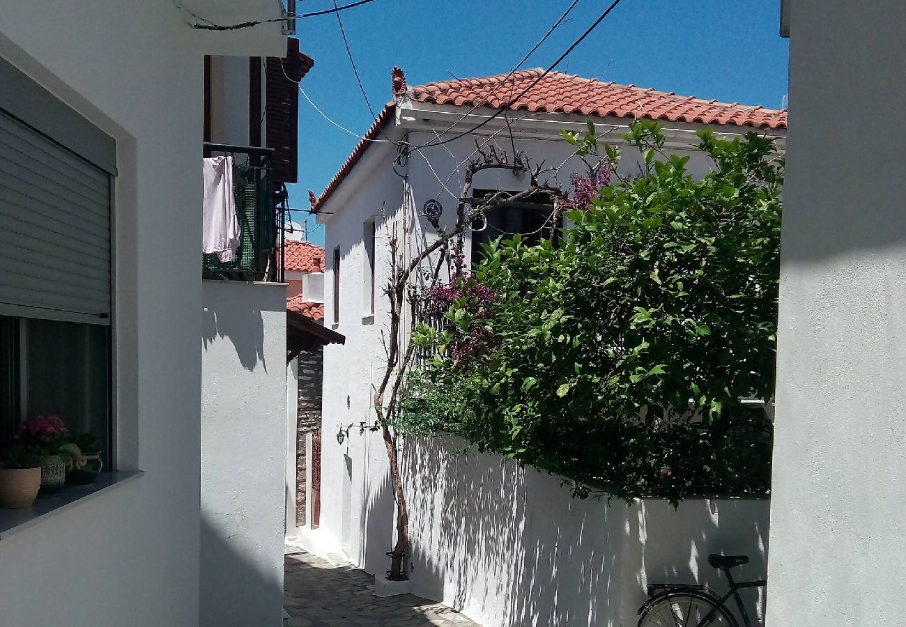 House in Skiathos - Louloudi, charming townhouse 