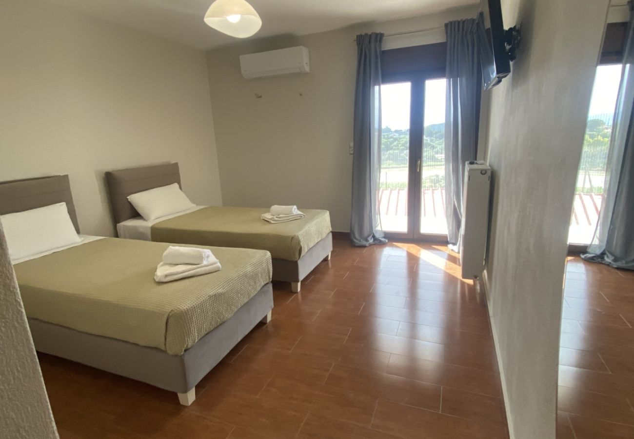 Villa in Skiathos - Runway Mansion