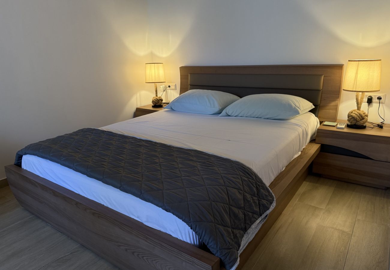 Country house in Skiathos - Pappou's workplace, elegant country house in Platanias