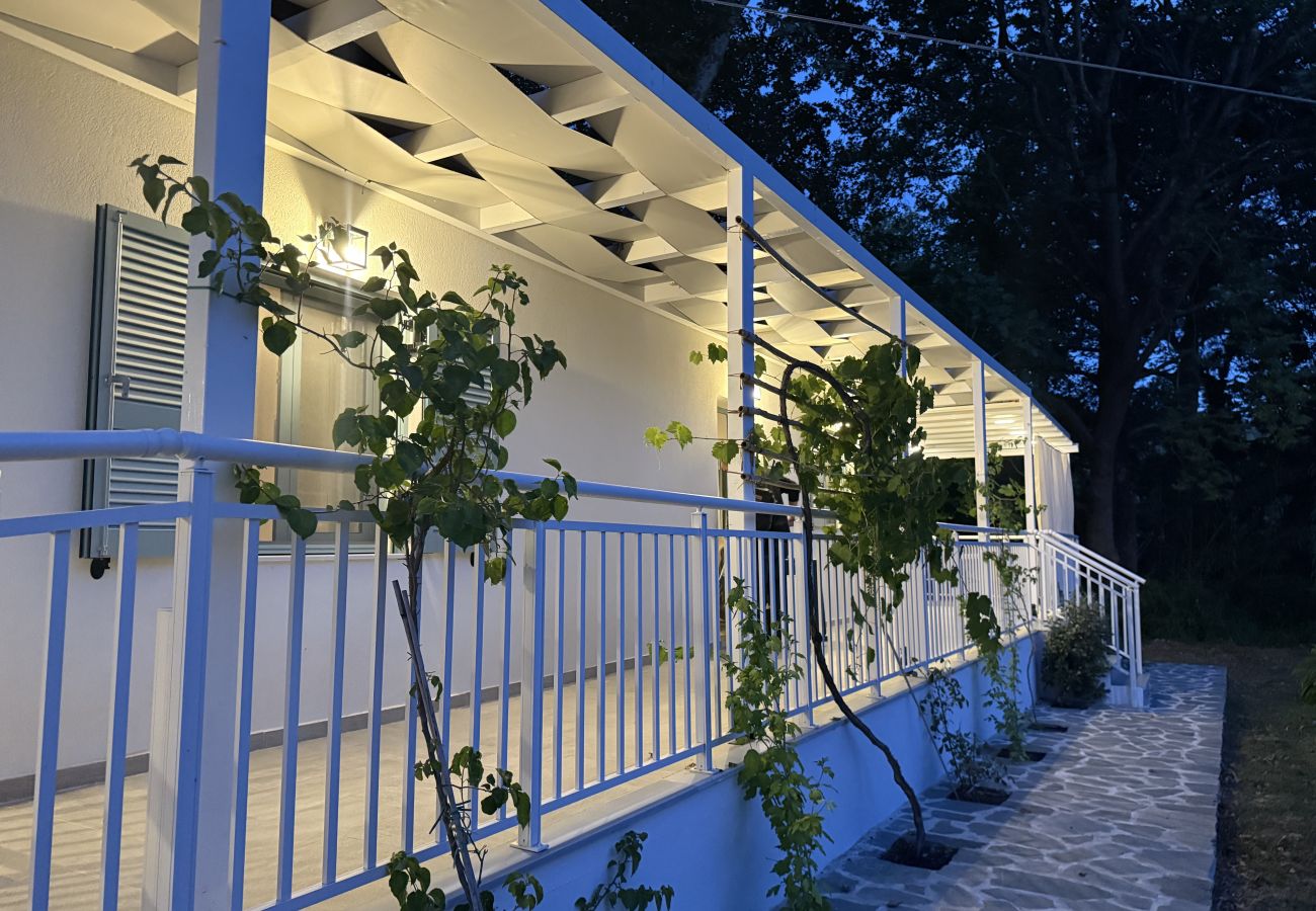 Country house in Skiathos - Pappou's workplace, elegant country house in Platanias