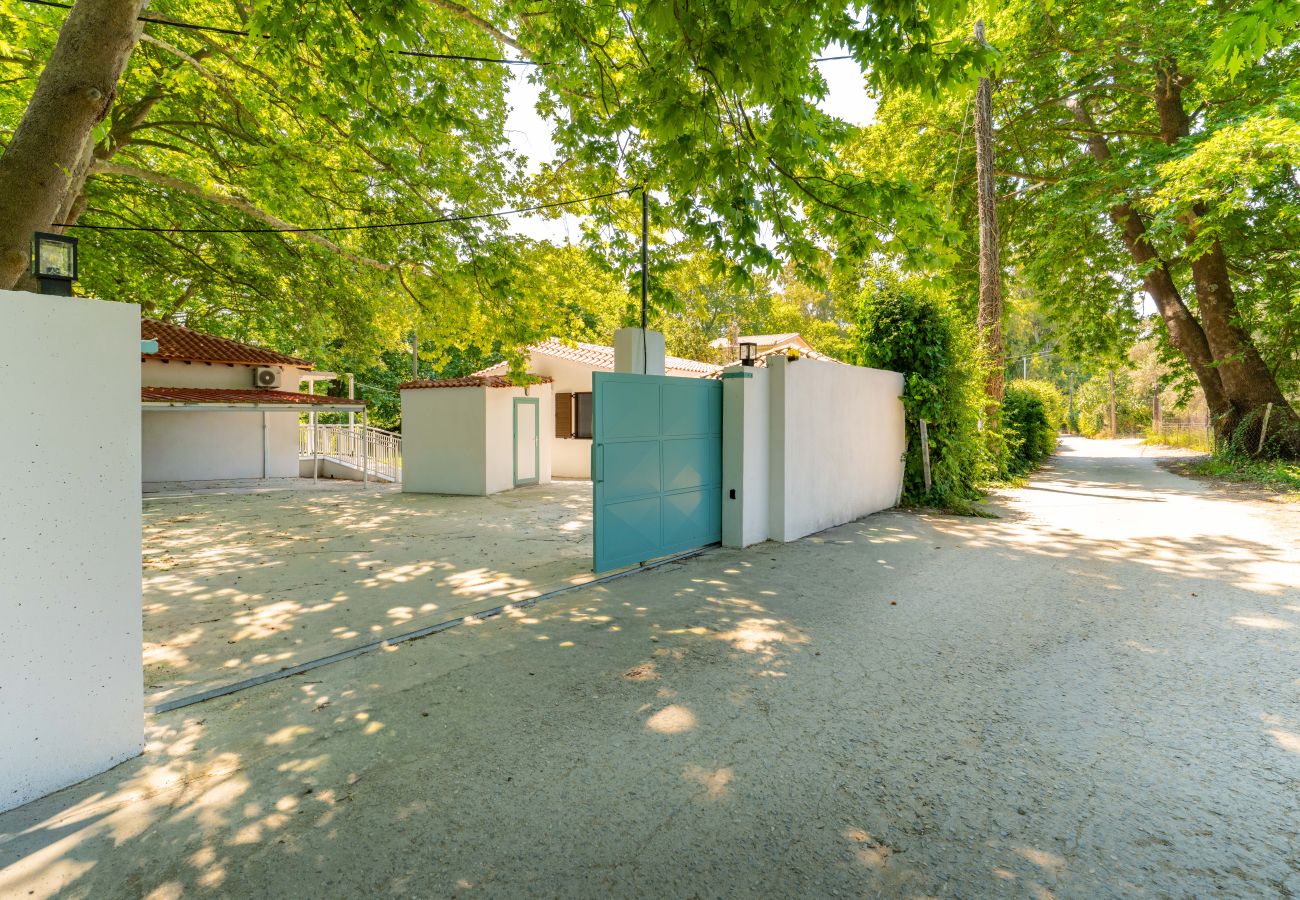 Country house in Skiathos - Pappou's workplace, elegant country house in Platanias
