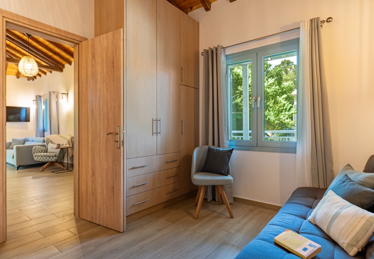 Country house in Skiathos - Pappou's workplace, elegant country house in Platanias