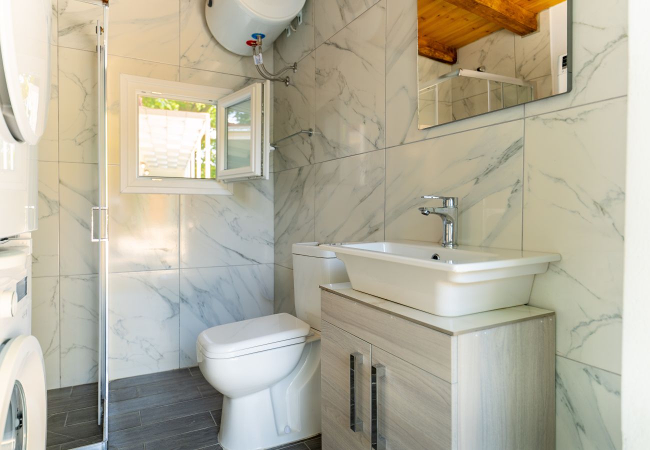 Country house in Skiathos - Pappou's workplace, elegant country house in Platanias