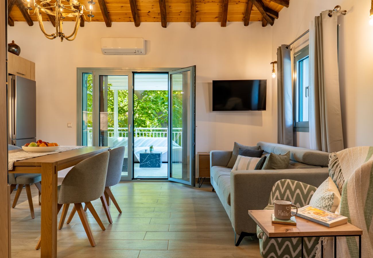 Country house in Skiathos - Pappou's workplace, elegant country house in Platanias