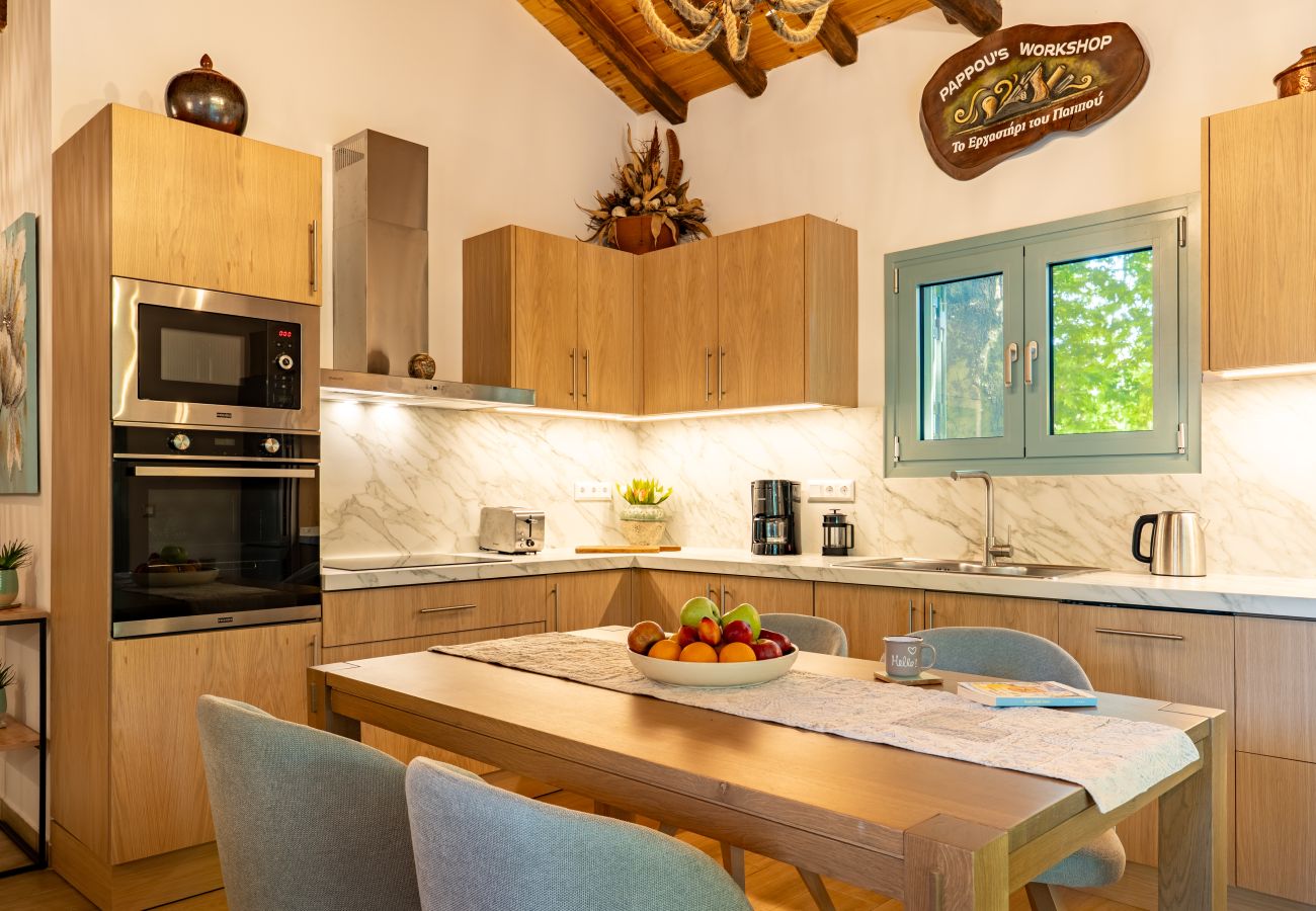 Country house in Skiathos - Pappou's workplace, elegant country house in Platanias