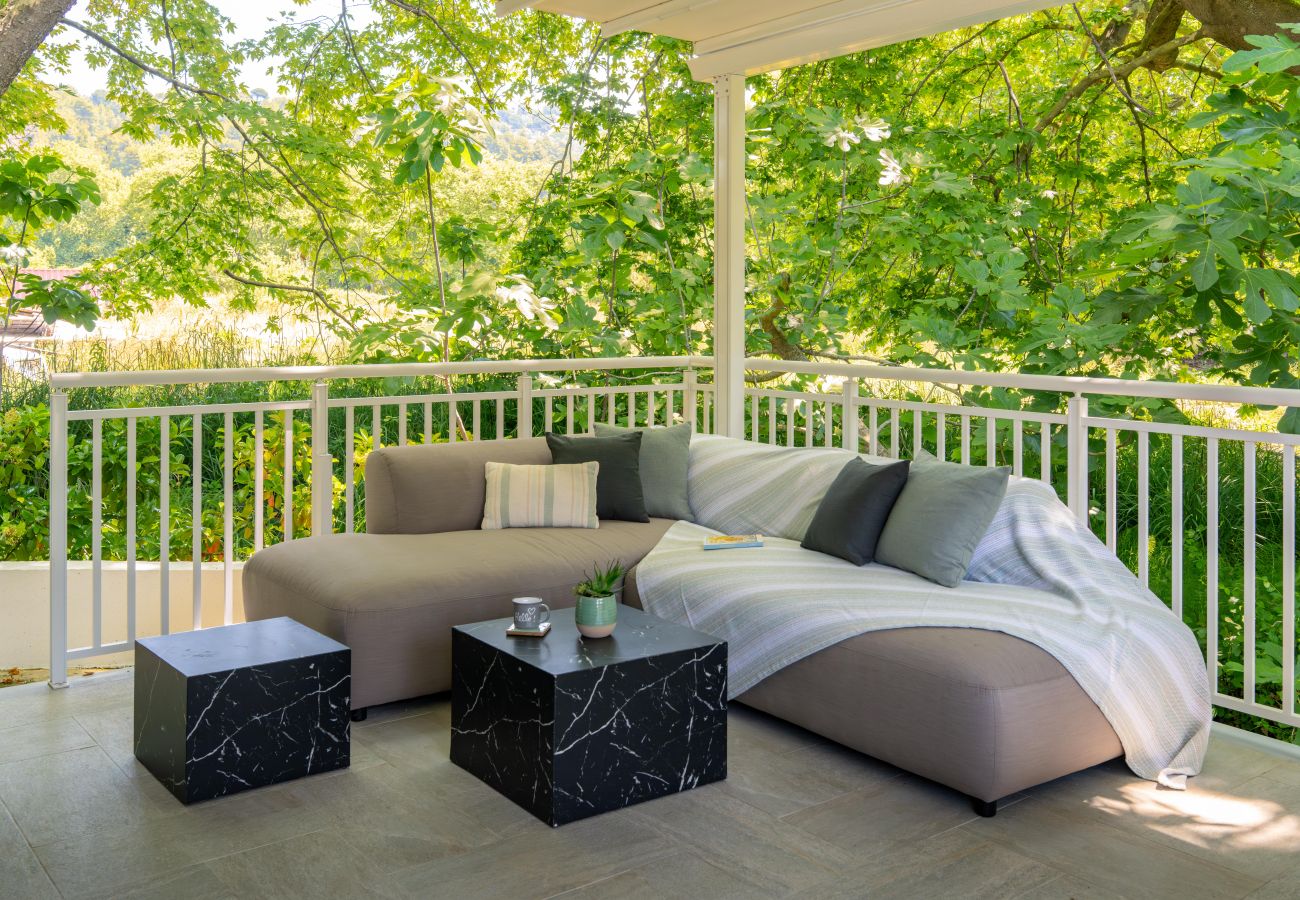 Country house in Skiathos - Pappou's workplace, elegant country house in Platanias