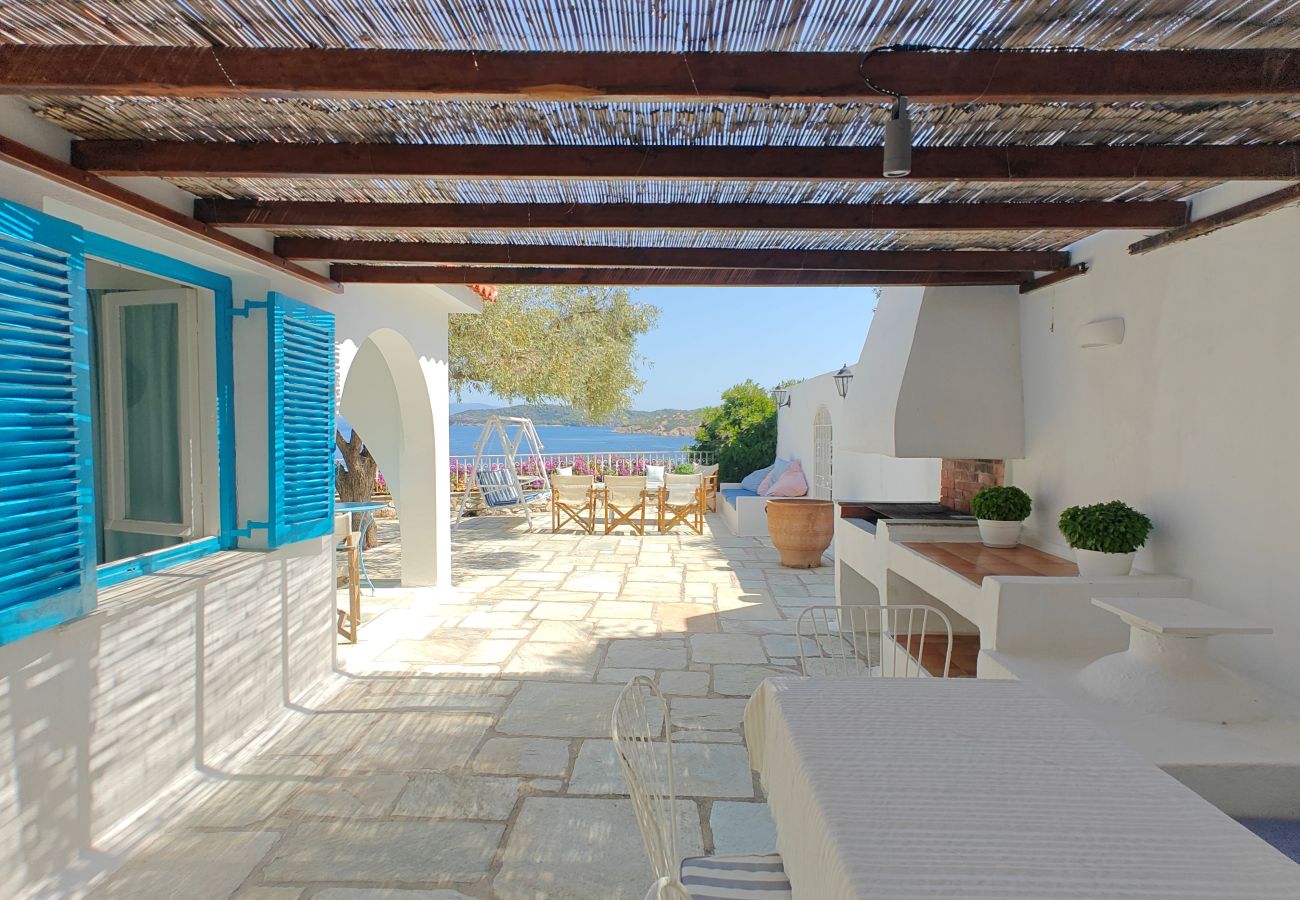 Villa in Skiathos - Villa Eirini, bright and airy 4-bedroomed villa with magical seaviews