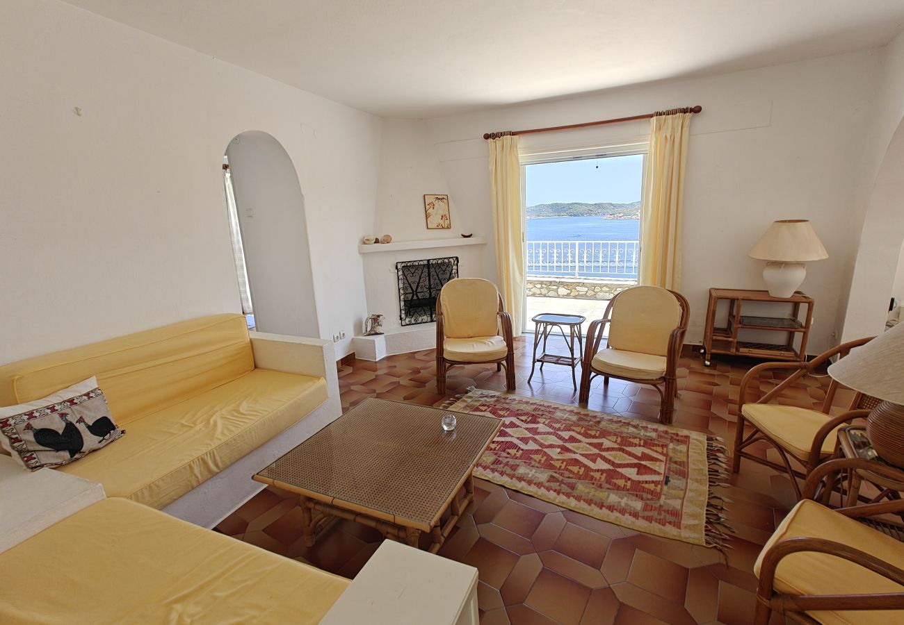 Villa in Skiathos - Villa Eirini, bright and airy 4-bedroomed villa with magical seaviews