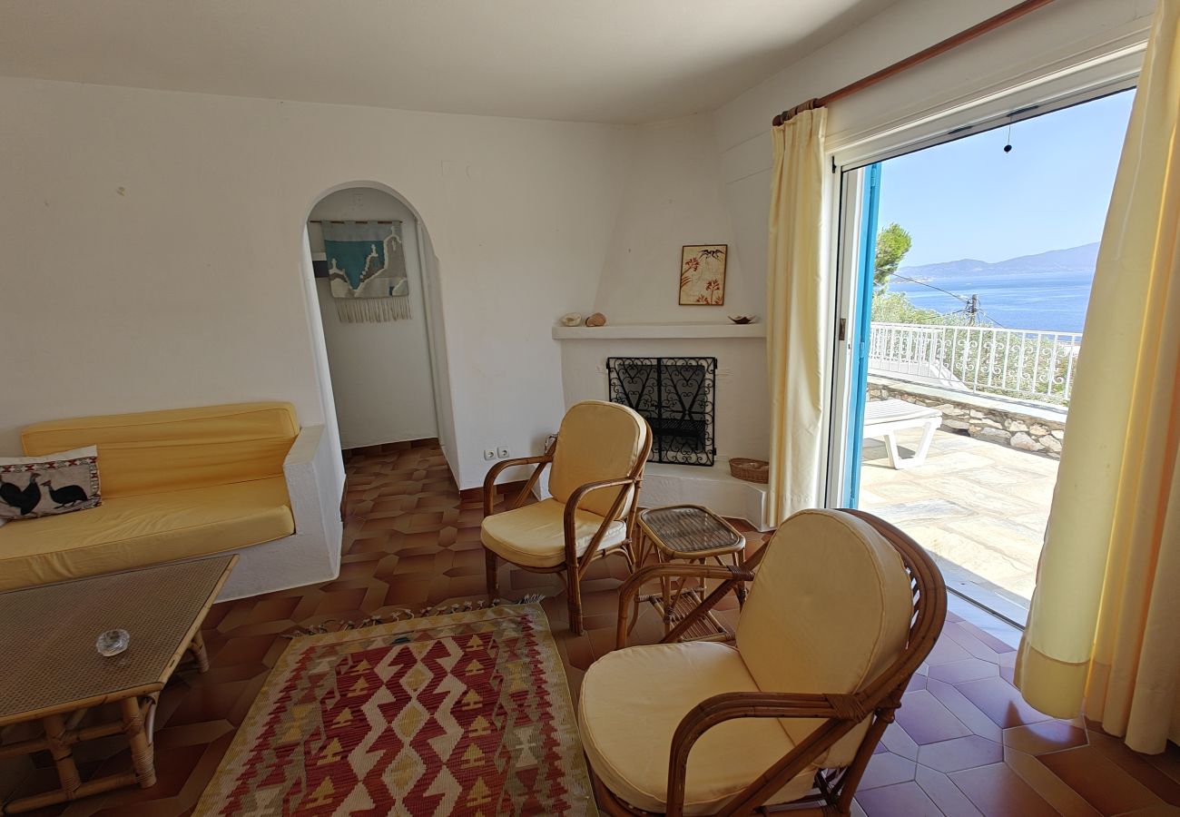 Villa in Skiathos - Villa Eirini, bright and airy 4-bedroomed villa with magical seaviews