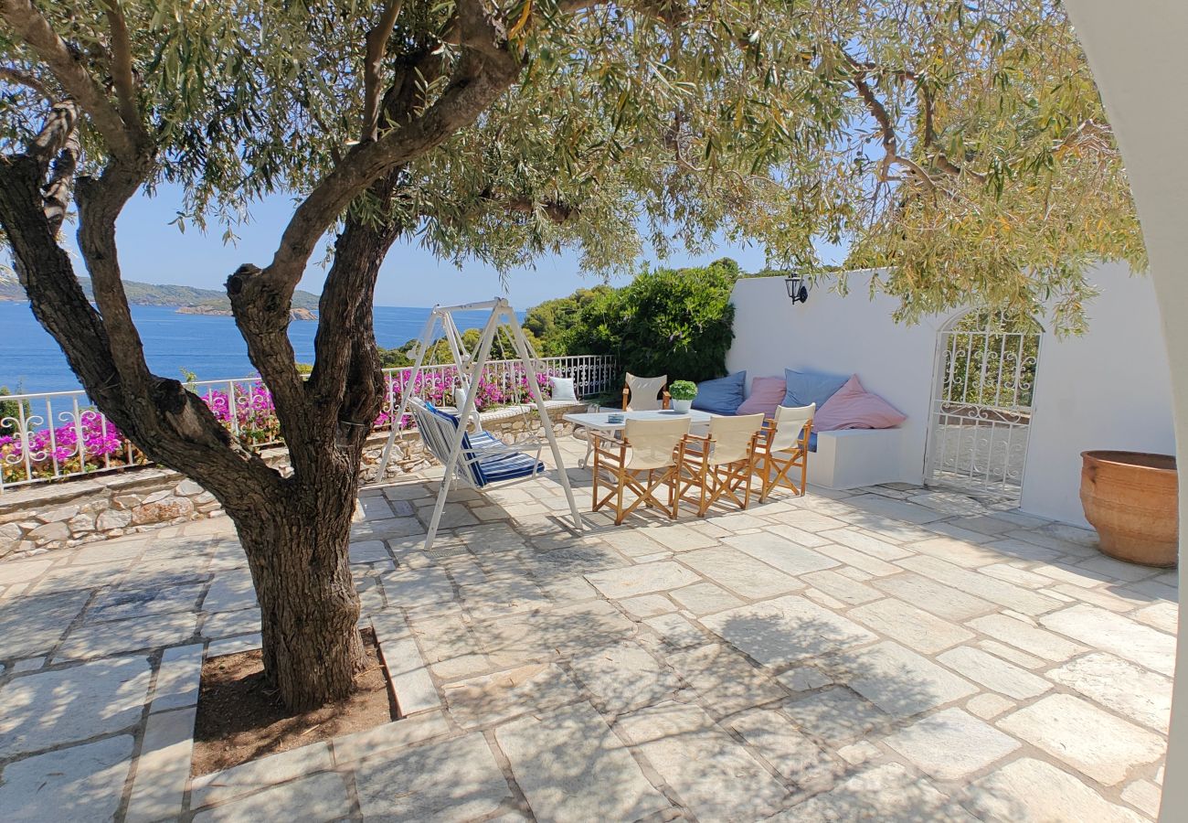 Villa in Skiathos - Villa Eirini, bright and airy 4-bedroomed villa with magical seaviews
