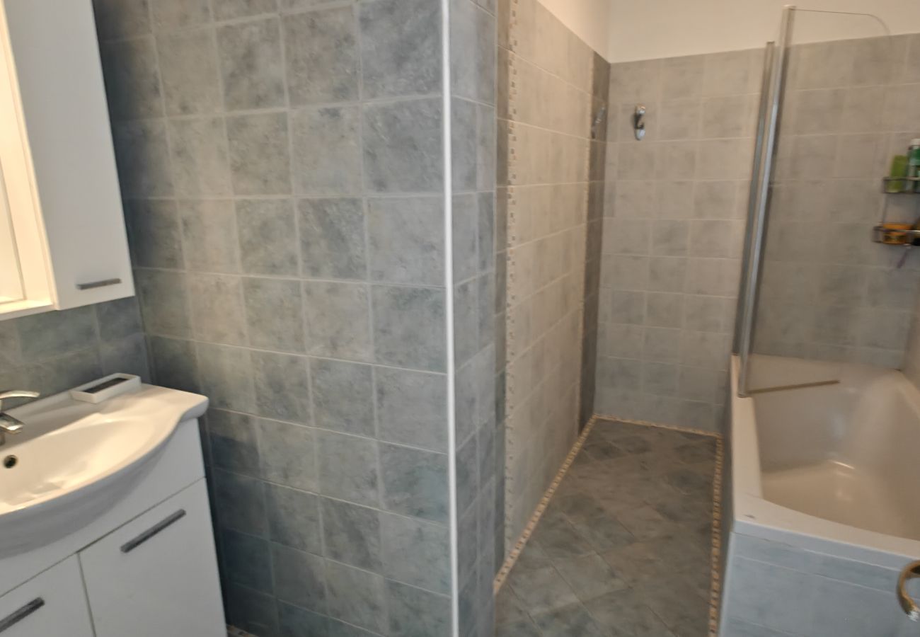 Villa in Skiathos - Villa Eirini, bright and airy 4-bedroomed villa with magical seaviews