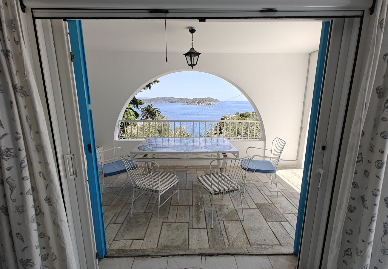 Villa in Skiathos - Villa Eirini, bright and airy 4-bedroomed villa with magical seaviews