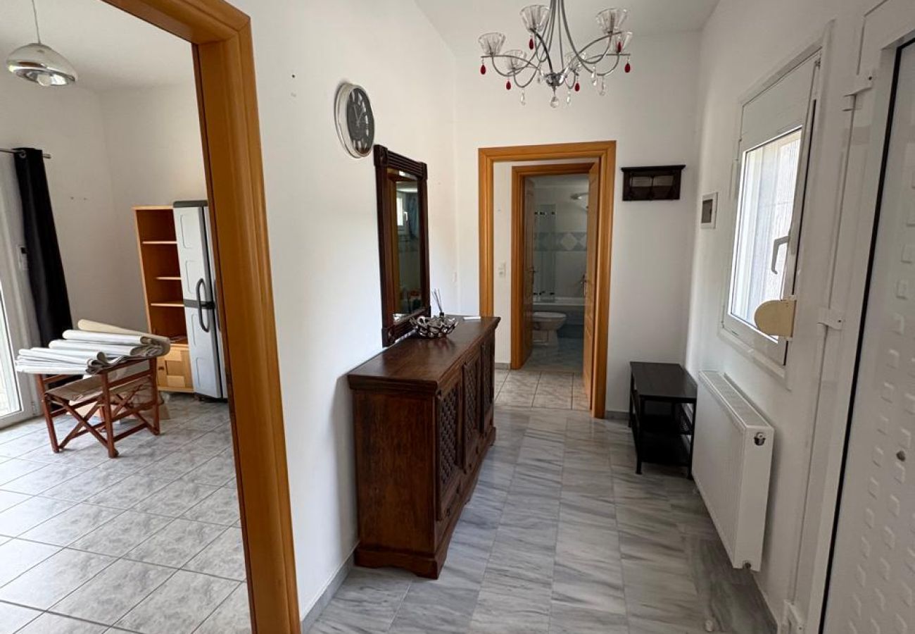 Villa in Kalivia - Roni – Spacious 3-Bedroom Villa with a Lovely Pool