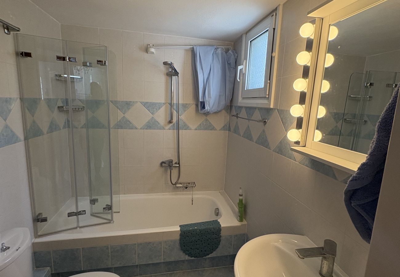 Villa in Kalivia - Roni – Spacious 3-Bedroom Villa with a Lovely Pool