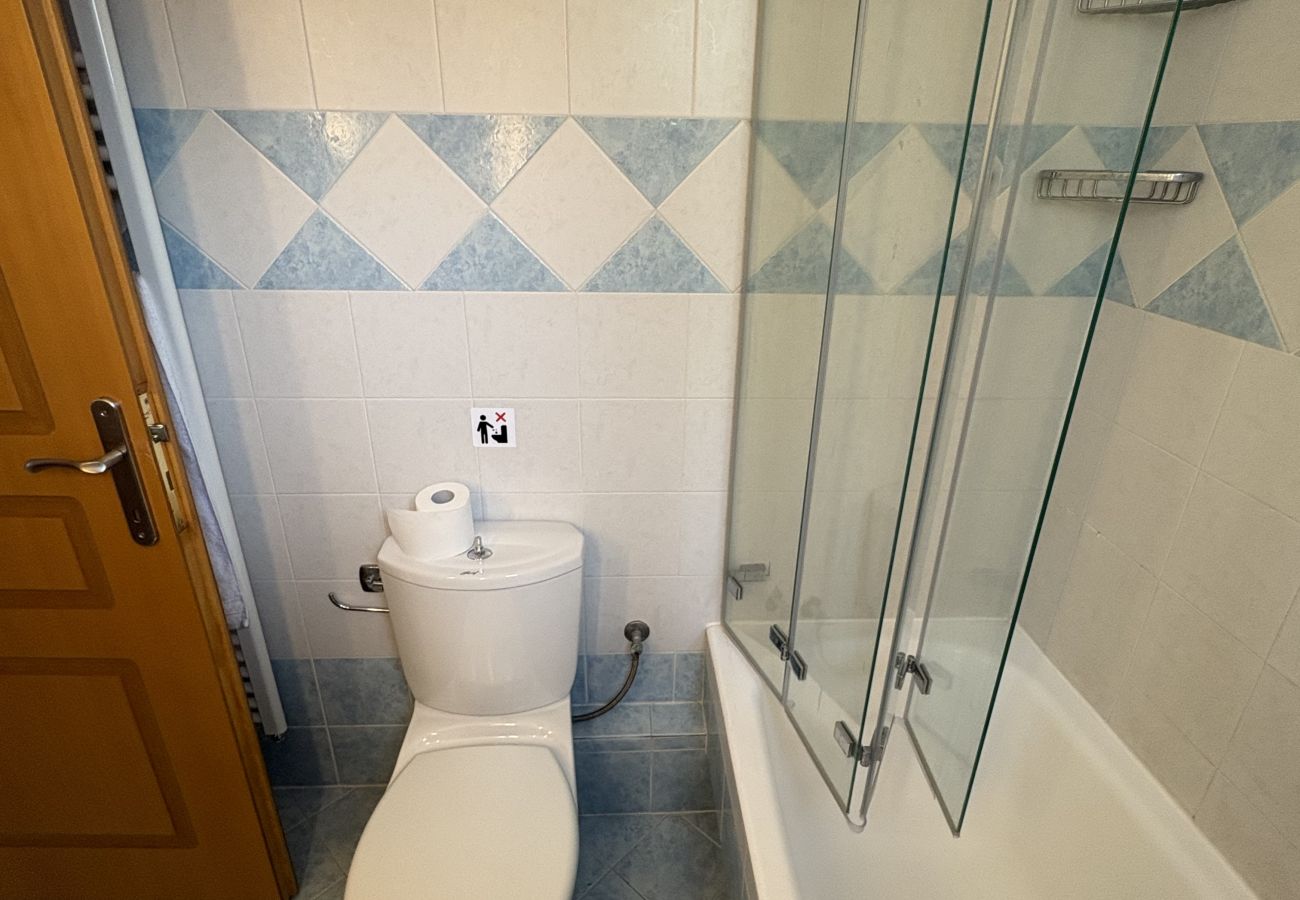 Villa in Kalivia - Roni – Spacious 3-Bedroom Villa with a Lovely Pool