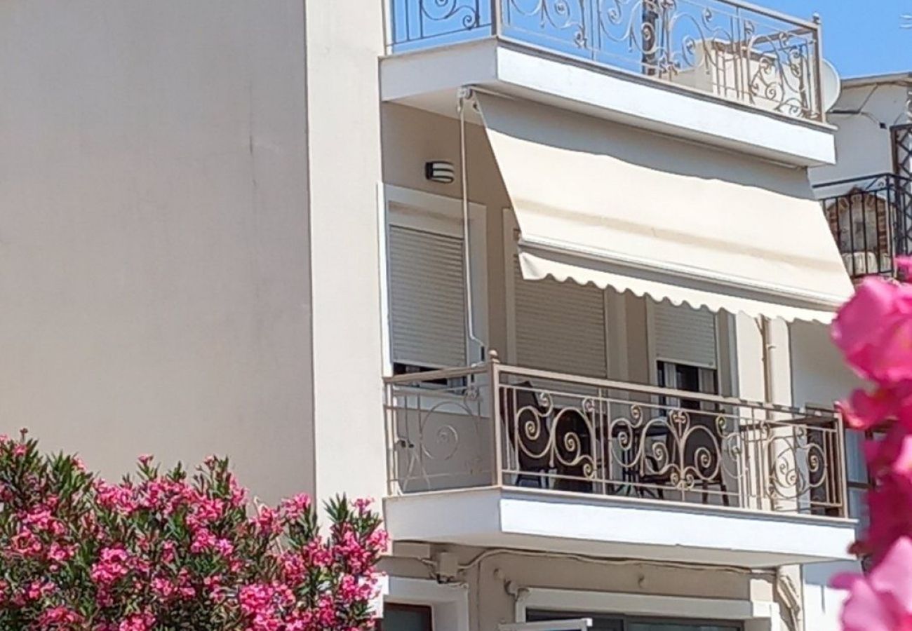 Apartment in Skiathos - Alexia City Nest, Lovely apartment for 5 in the center of town