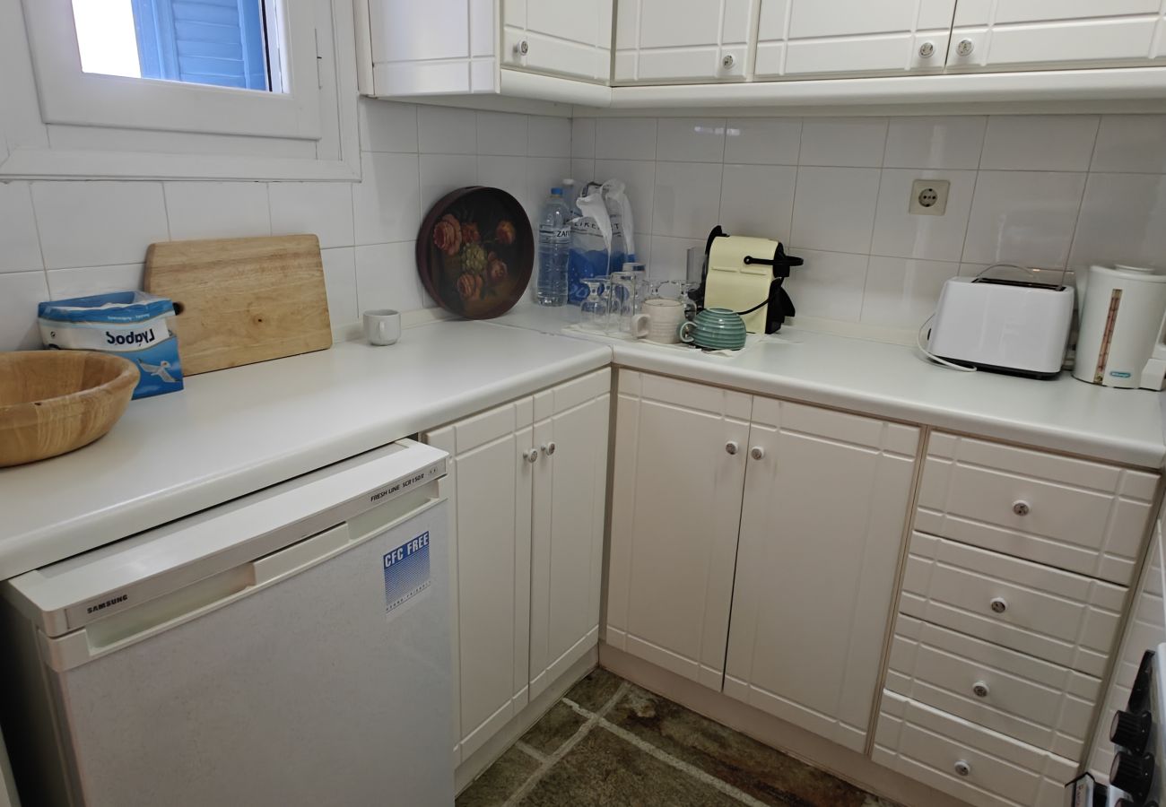 House in Skiathos - Sun and Moon 1, charming villa for 2 overlooking Vromolimnos