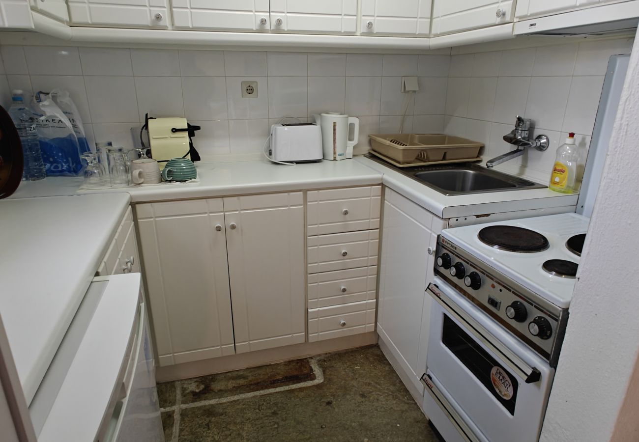 House in Skiathos - Sun and Moon 1, charming villa for 2 overlooking Vromolimnos