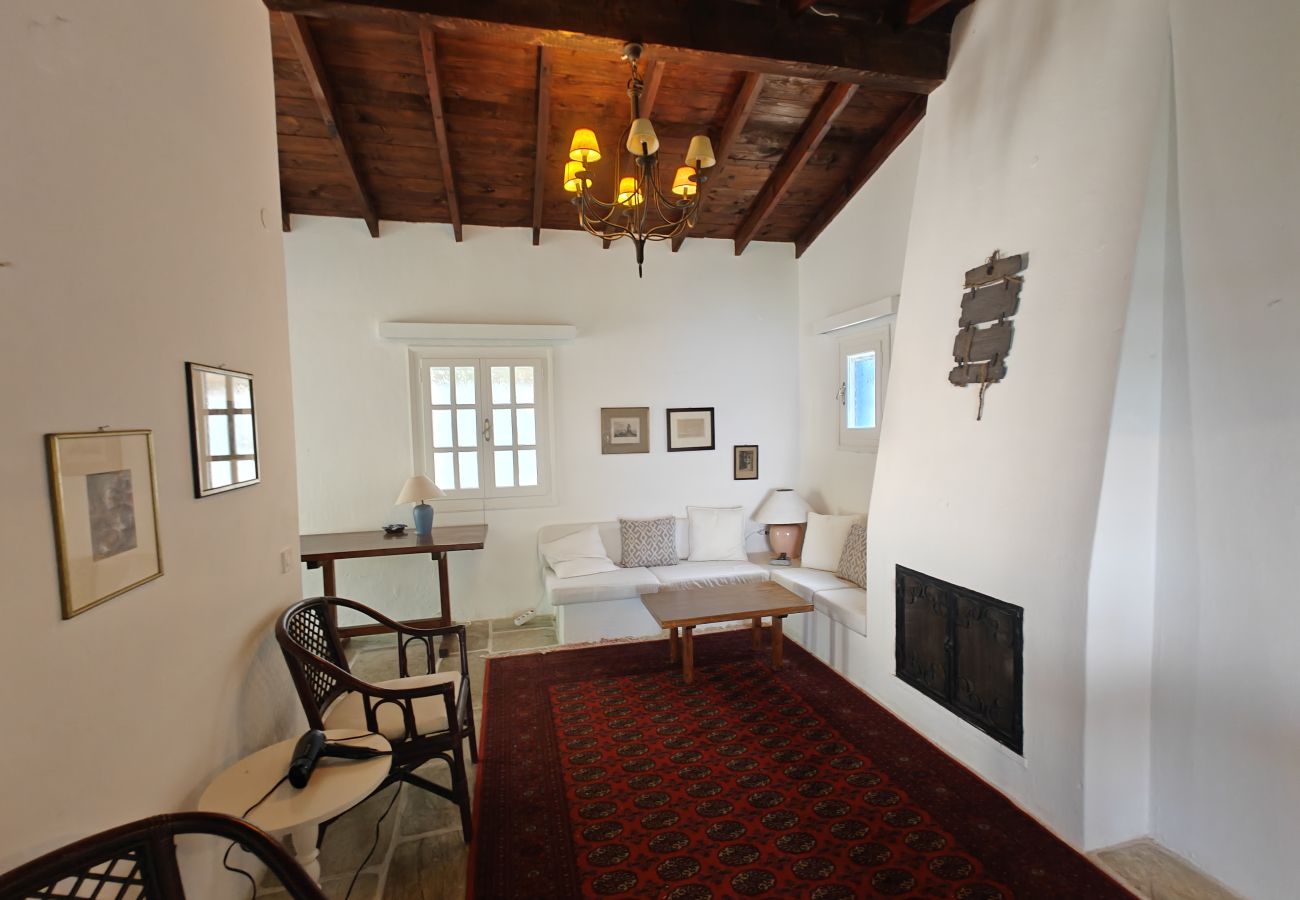 House in Skiathos - Sun and Moon 1, charming villa for 2 overlooking Vromolimnos