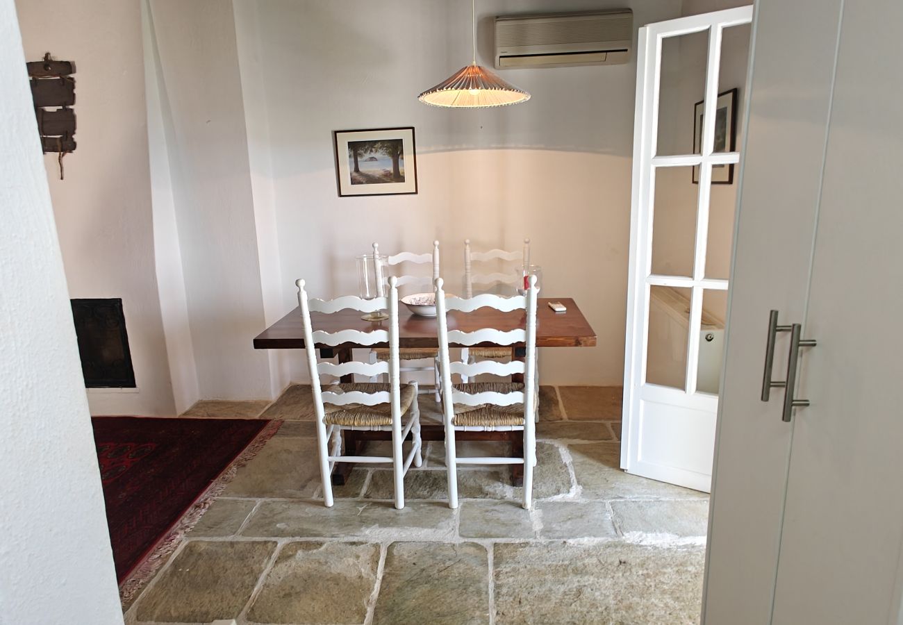 House in Skiathos - Sun and Moon 1, charming villa for 2 overlooking Vromolimnos