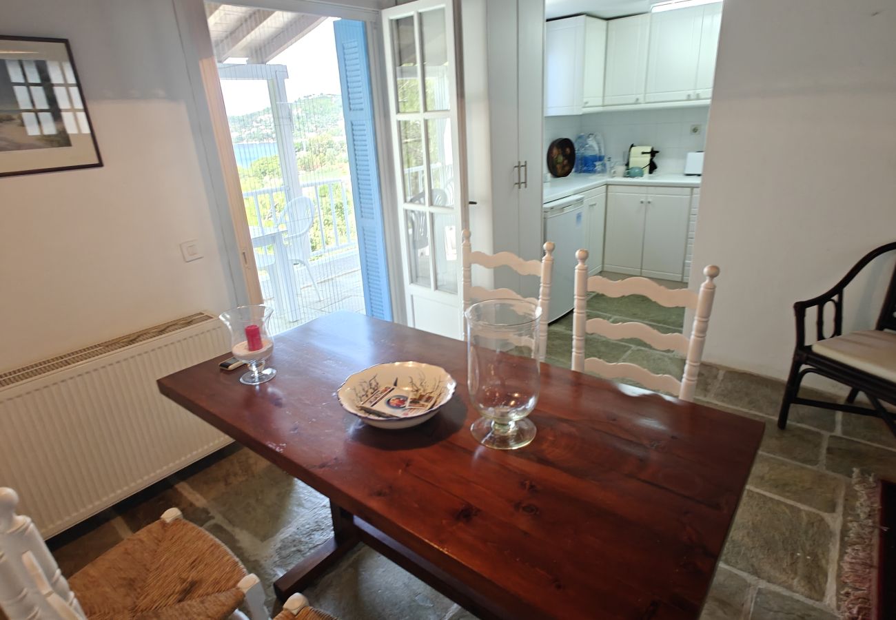 House in Skiathos - Sun and Moon 1, charming villa for 2 overlooking Vromolimnos