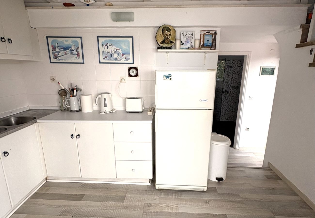 Apartment in Skiathos - Uphill apartment for 4 in Achladies