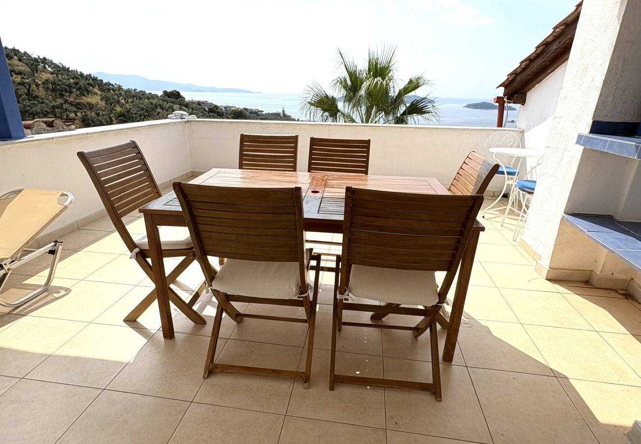 Apartment in Skiathos - Uphill apartment for 4 in Achladies